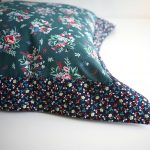 DEPLUSBELLE Housse de coussin "English rose" jardin des roses sur le fond bleu nuit et vert foncé 45x45 cm!