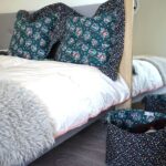 DEPLUSBELLE Composez votre ensemble pour decorer votre chambre en style! Panier de rangement souple reversible et housses de coussins assortis sont disponible sur le site www.deplusbelle.com!
