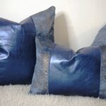 DEPLUSBELLE coussins en cuir bleu rectangulaire et carré avec finition en passepoile. Possibilité sur mesure!