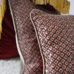 DEPLUSBELLE housse de coussin en velours BEIGE en sequins en motif geometrique avec passepoil beige 60x60 cm!