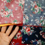 DEPLUSBELLE housse de coussin coton rouge bleu petites roses 45x45 - finition top!