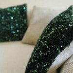DEPLUSBELLE housse de coussin jesrsey en velours noir aux sequins verts foncés et tissus d'ameublement beige sable 40x40 cm!