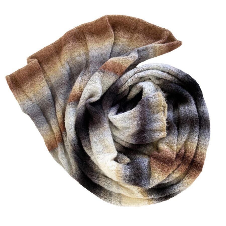 Echarpe XXL tendance pour femme désignée et crée une seule piece - 200x88 cm.