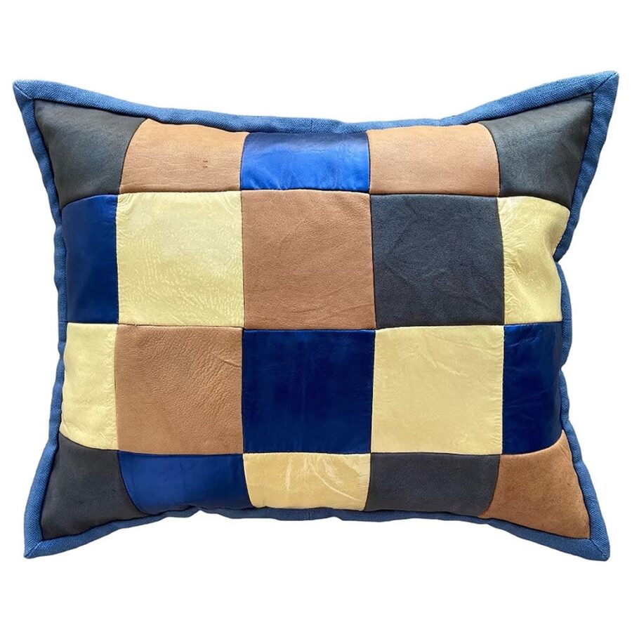 Lux dans votre maison - dans un appartement ou chalet ce coussin mettra en valeur votre décor.