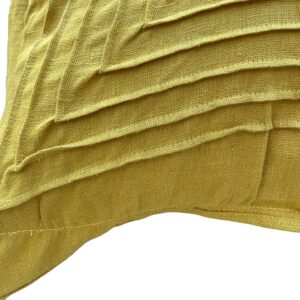 housse-de-coussin-jaune-avec-volant-min